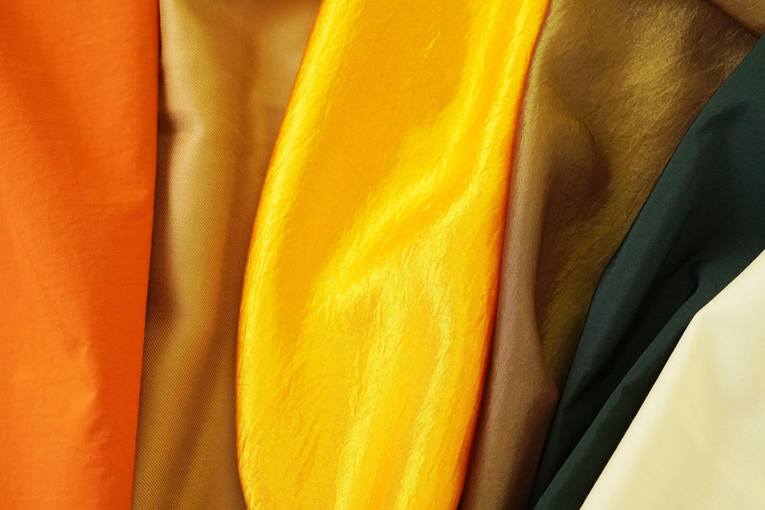 uni-collection-22-23-autumn-winter
